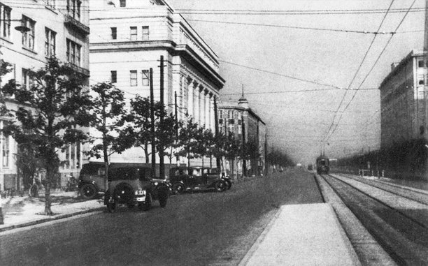 1932年日本东京大手町街道的复古照片图片下载