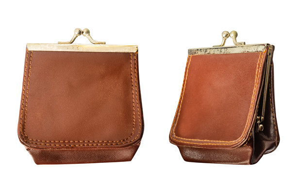 白色背景上的复古皮革钱包孤立照片。图片下载