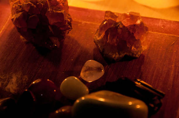 石头和水晶的仪式照片图片下载