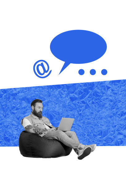 年轻男子坐在扶手椅上，使用远程互联网笔记本电脑，进行3D照片拼贴艺术创作，云端信息气泡在旁边。图片下载