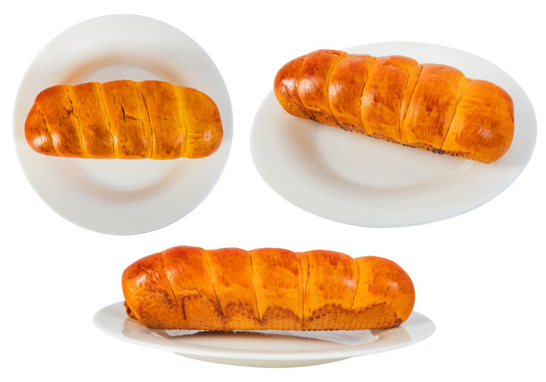 白色背景下盘子里的香肠包孤立照片。图片下载