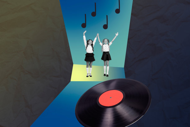 模板海报趋势 3D 照片拼贴，两位年轻的女孩朋友手牵手，手持黑胶唱片，享受周末娱乐活动的休闲时光。图片下载