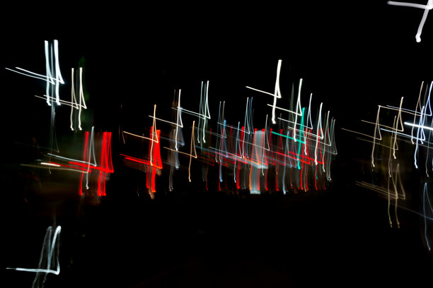 抽象背景，明亮的多彩光线在运动。留白概念。照片效果。图片下载