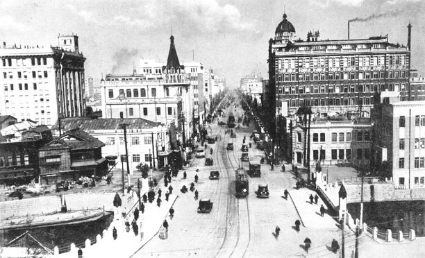 1931-1933年东京日本桥街在京桥的复古照片，从银座一丁目拍摄。图片下载