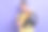印象深刻的无言以对的人张开嘴盯着手臂抱车轮孤立的紫色背景的照片图片下载