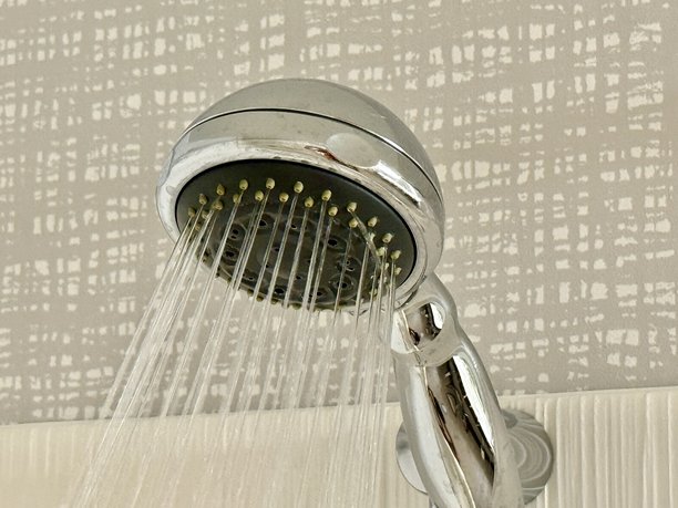 淋浴水龙头高流量喷头图片下载