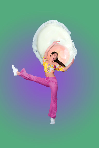 横幅图像流行艺术照片拼贴，快乐的女孩和男孩站在一起，煎蛋黄，健康早餐营养小吃，美味可口图片下载