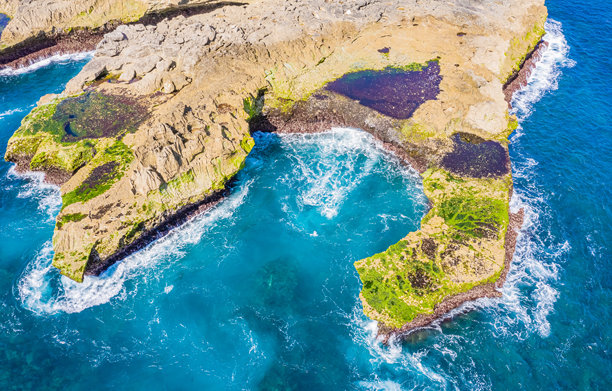巴厘岛，印度尼西亚，魔鬼之眼，蓝梦岛的航拍照片，包括岛屿和海洋。图片下载
