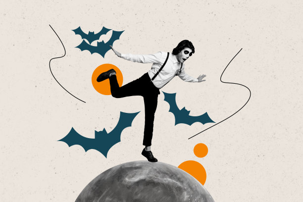 惊讶的拉丁裔男士骑士在万圣节假期的月球行星上，背景是涂鸦的蝙蝠拼贴照片。图片下载