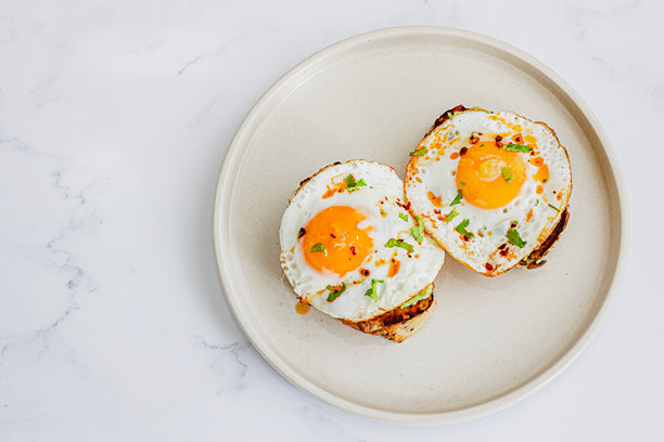 开放式鸡蛋三明治，正上方的照片图片下载