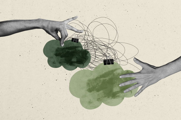 复合趋势艺术作品草图图像照片拼贴，空白的便签纸，办公室夹子，两只巨大的手势触摸云彩的线条图片下载