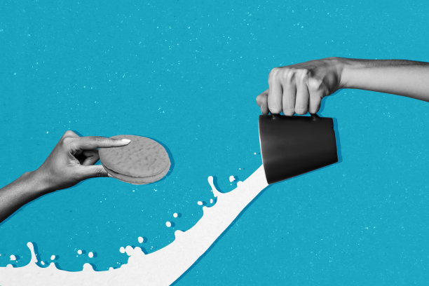 复合趋势艺术作品 3D 草图图像 照片拼贴厨房食物 吃 烹饪 巨大的手握着杯子 牛奶饮料 倒入饼干 甜点图片下载