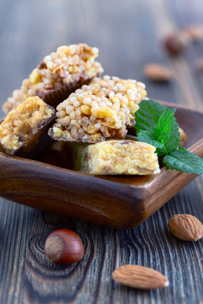 坚果能量谷物棒。图片下载