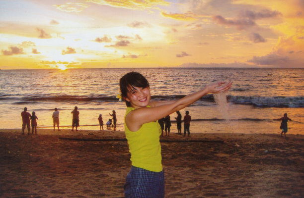 海边的中国女性老照片图片下载