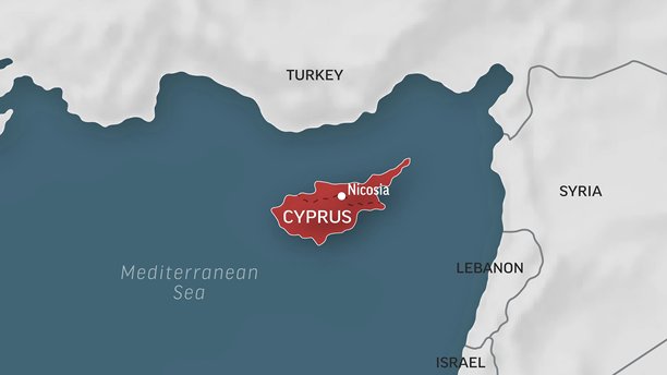 塞浦路斯地图 - 世界地图的缩放。塞浦路斯的动画矢量地图。4K视频素材。动态图形图片下载