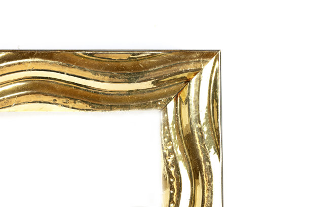 银色框架用于装饰画作、照片和海报。图片下载