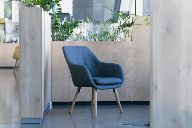 办公室内空椅子，封闭的柜子，单元空间框架图案图片图片下载