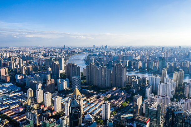 中国上海陆家嘴的航拍照片。图片下载