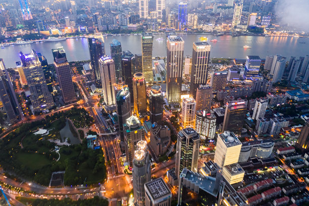 中国上海陆家嘴的航拍照片。图片下载