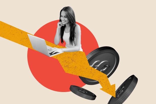 创意照片拼贴，年轻女性在笔记本电脑前远程工作，硬币、美元收益、利润、收入、股票衰退、箭头下跌、破产。图片下载