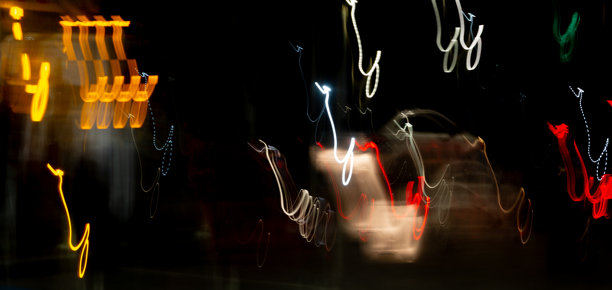 抽象背景，明亮的多彩光线在运动。留白概念。照片效果。图片下载