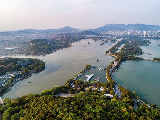 太湖的航拍照片，圆头珠，无锡，江苏，中国，亚洲。图片下载