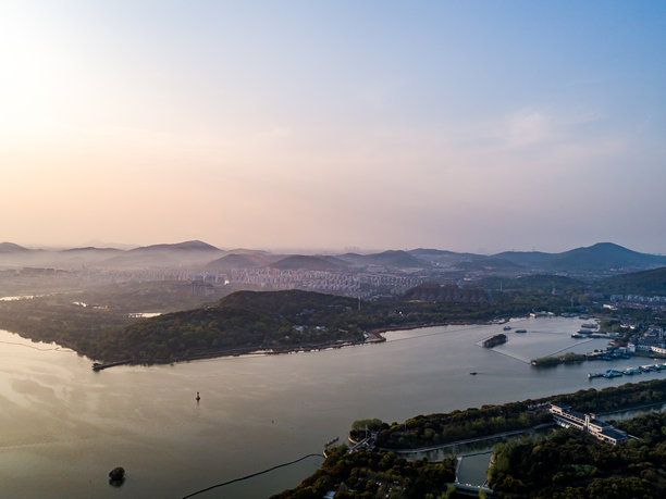 太湖的航拍照片，圆头珠，无锡，江苏，中国，亚洲。图片下载