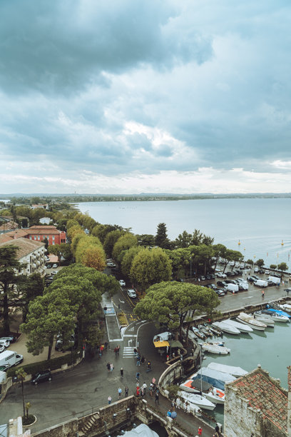 意大利加尔达湖的西尔米奥尼风景照片图片下载