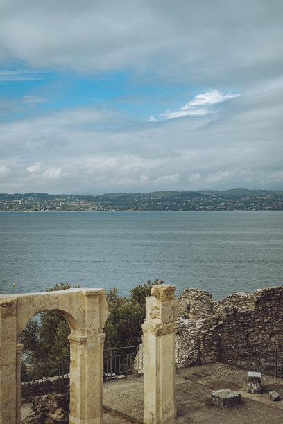 西尔米奥尼风景，加尔达湖，照片，意大利图片下载