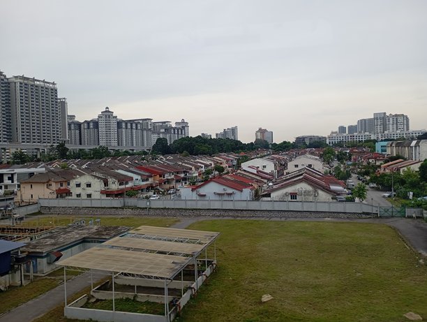 城市生活，无人，市中心区域，城市，摩天大楼，公寓，城镇，城市天际线，房屋，建筑，街道，塔楼，日落，城市风光，鸟瞰图，建筑外观，天空，旅行，名胜，城市街道，旅游目的地，黄昏，现代，商业，高角度视图图片下载