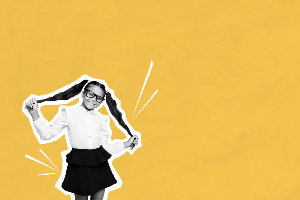 快乐的女学生穿着校服，扎着马尾辫，手持拼贴照片，背景为涂鸦风格，展现教育与知识。图片下载