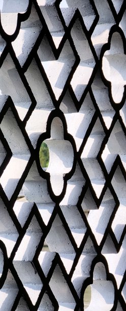 传统中国风格的镂空窗户几何图案抽象背景图片下载