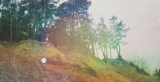 旧电影光漏纹理，带有划痕、噪音和彩虹光。复古风格的胶卷照片滤镜，带有散景、灰尘和颗粒。受损的复古电影，照片烧焦效果。复古照片。图片下载