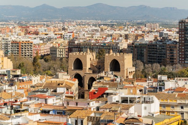 西班牙瓦伦西亚。来自大教堂塔楼的照片图片下载