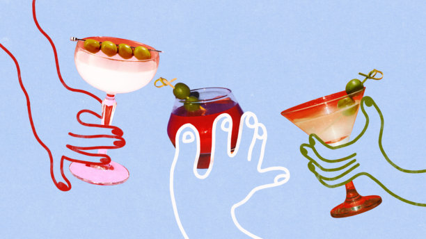 三只插画风格的手在淡蓝色背景上举着鸡尾酒的数字艺术作品图片下载
