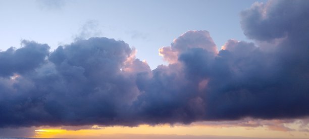 清晨的天空照片图片下载