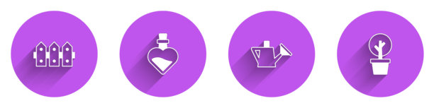 木制花园围栏、装有爱情药水的瓶子、浇水壶和带长阴影的森林图标。矢量图。图片下载