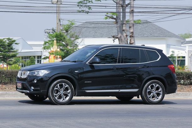 私人汽车。宝马X3图片下载