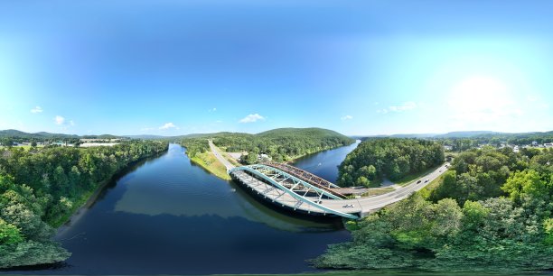 美国新罕布什尔州海军工兵桥北侧的360度无人机航拍照片图片下载