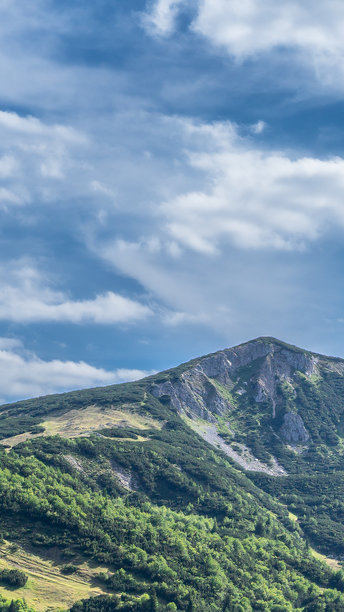 Čvrsnica山峰 – 垂直夏季照片图片下载