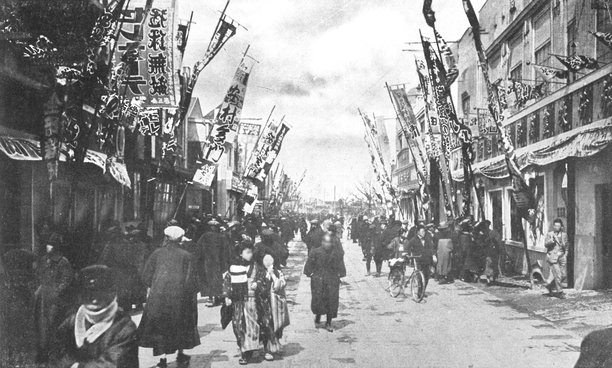 1924-1927年日本东京浅草第六区剧院的复古照片图片下载