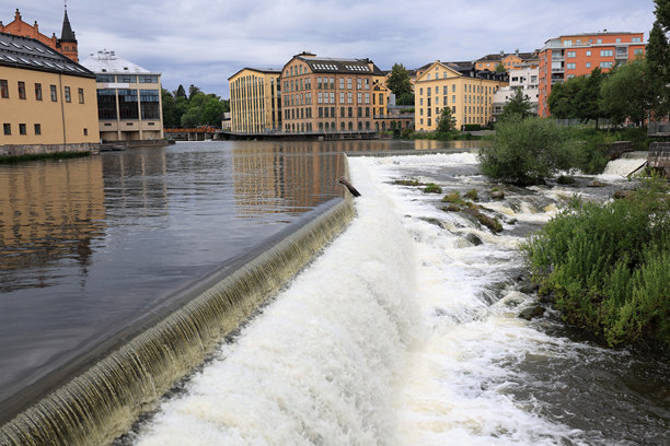 诺尔雪平市中心的旧工厂建筑照片图片下载