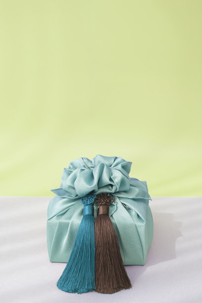 韩国传统纸质包装礼物与留白空间。农历新年假期图片图片下载