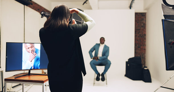 模特、摄影和拍摄，男士商务时尚，关于我们和个人资料照片。专业品牌形象、职业写真和拍摄现场的幕后花絮。图片下载