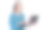 老年女士在白色背景下使用笔记本电脑打字的肖像照片图片下载