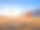 秋季风景。夕阳下阳光透过树木。大自然。山谷的壮丽景色。适合用作背景、壁纸或明信片的照片。图片下载