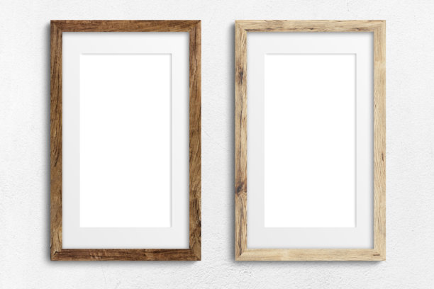 逼真的两个空白相框照片，海报框特写在浅米色墙壁上，孤立的相框模型，带阴影的相框，空白框边缘模型，墙面展示图片下载