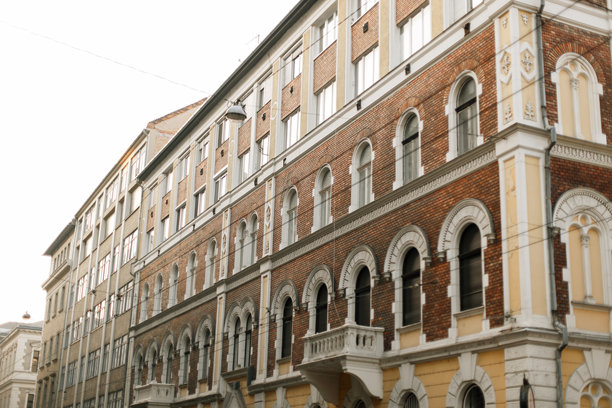 欧洲布达佩斯的美丽复古砖砌建筑图片下载