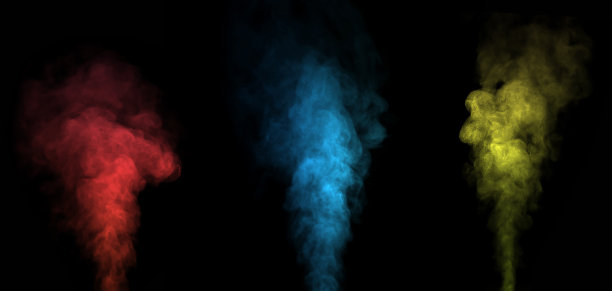 五彩缤纷的烟雾在黑色背景上独立，红色、蓝色和黄色的云彩，完美适用于设计、抽象、神秘、能量和艺术概念。高质量的库存照片，适合创意项目。图片下载