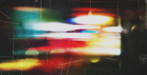 老电影光漏纹理，带有划痕、噪音和彩虹光。复古风格的照片，胶卷滤镜，带有散景、灰尘和颗粒感。受损的复古电影，照片烧焦效果。复古照片图片下载